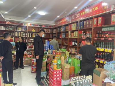 中原區(qū)市場監(jiān)督管理局開展酒類市場專項(xiàng)打假行動，保障食品安全